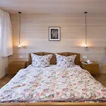 Christine Апартаменты *