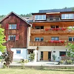 Christine Безау